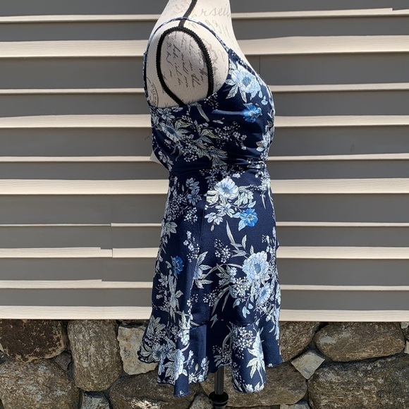 Speechless Juniors Navy/Royal Floral Faux Wrap Dress - Picture 9 of 16